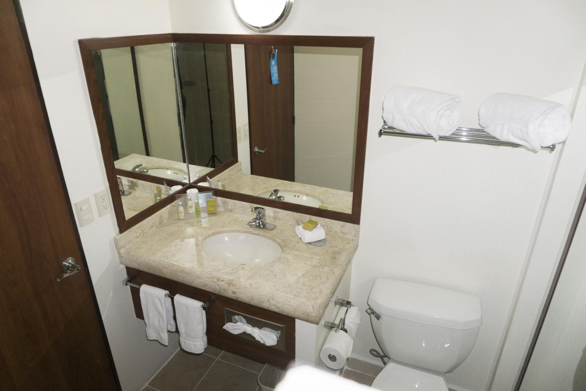 מלון Hampton By Hilton San Juan del Río מראה חיצוני תמונה
