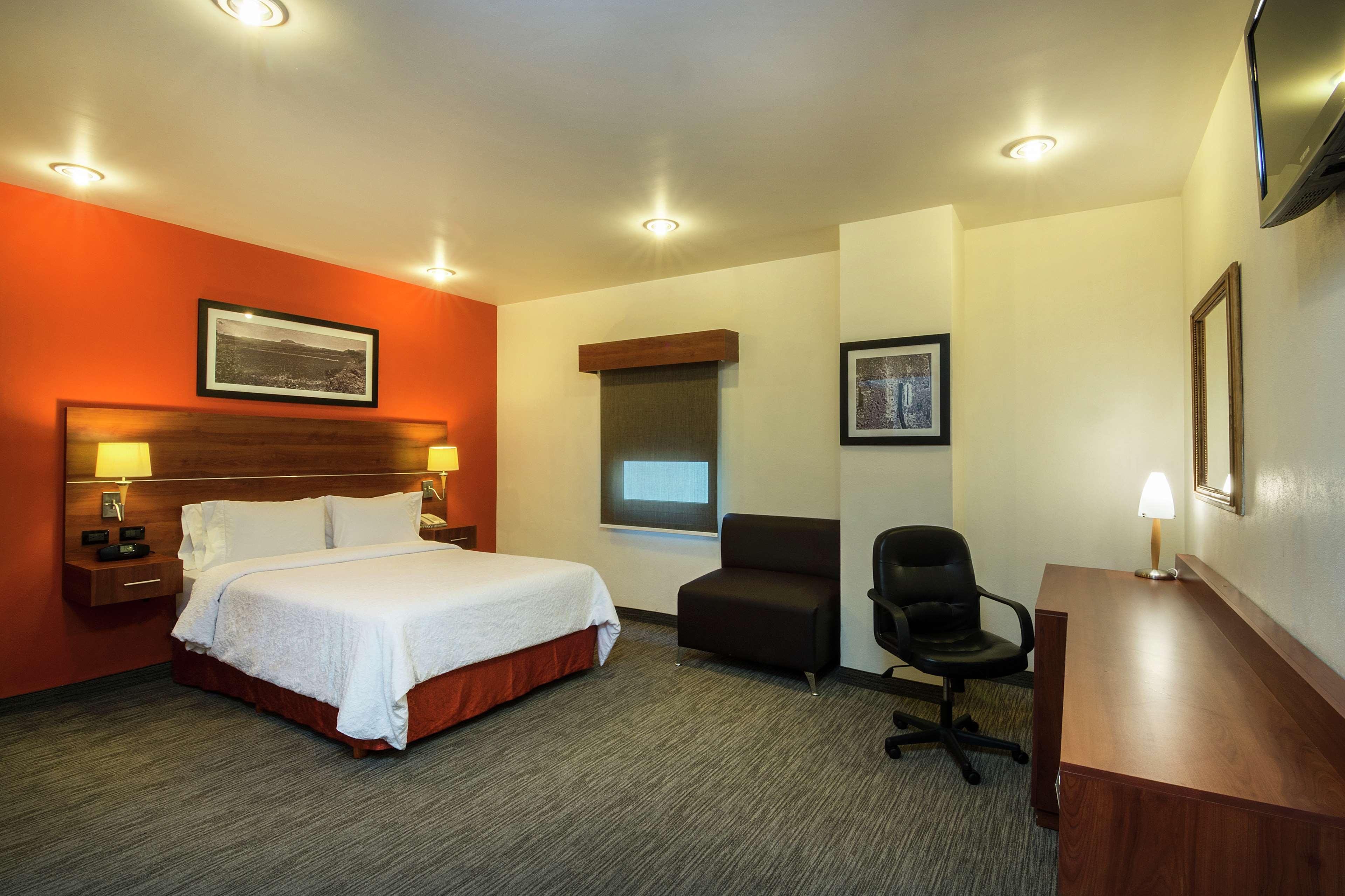 מלון Hampton By Hilton San Juan del Río מראה חיצוני תמונה