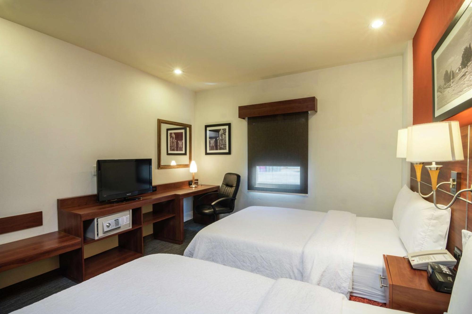מלון Hampton By Hilton San Juan del Río מראה חיצוני תמונה