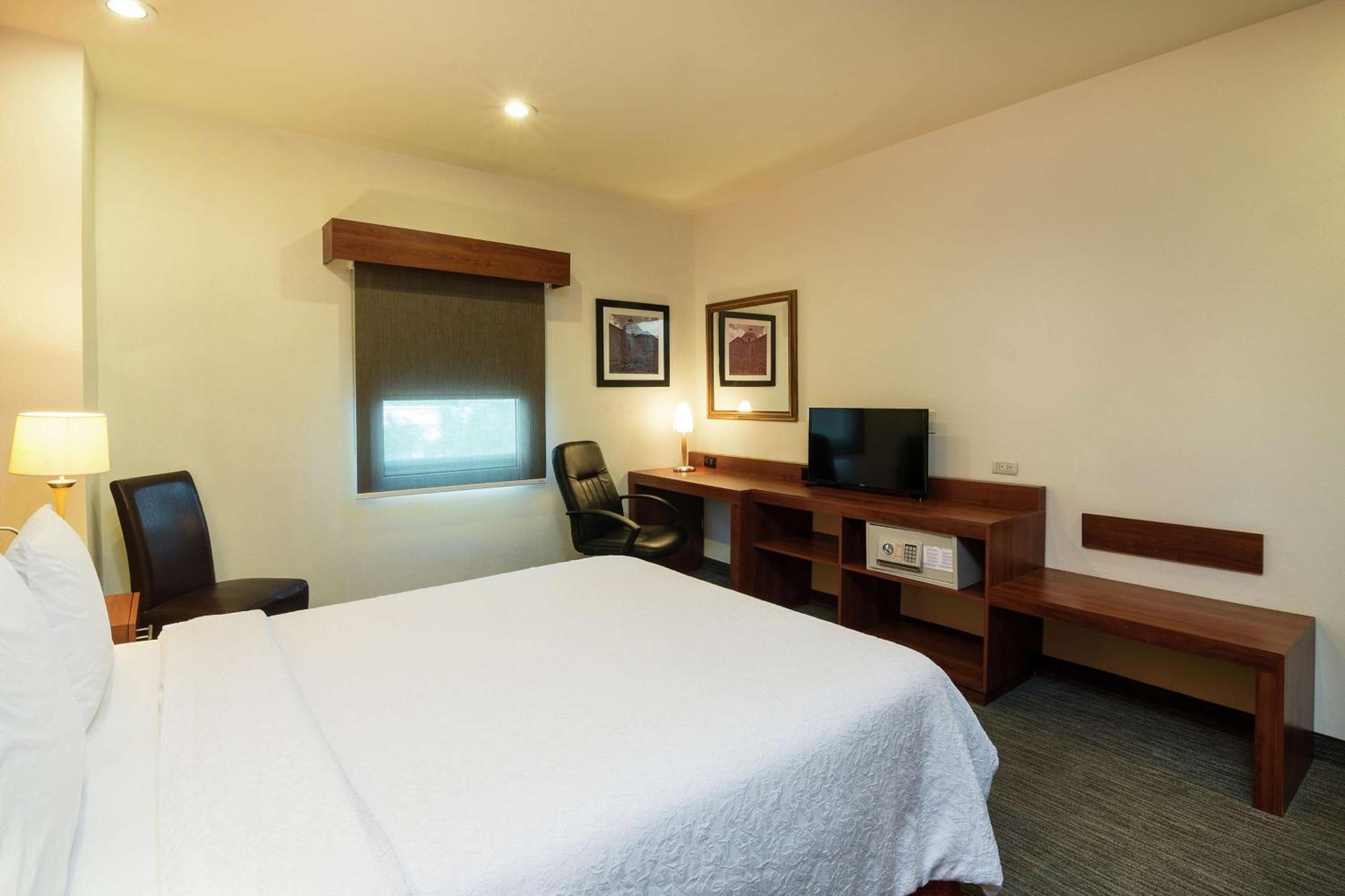 מלון Hampton By Hilton San Juan del Río מראה חיצוני תמונה