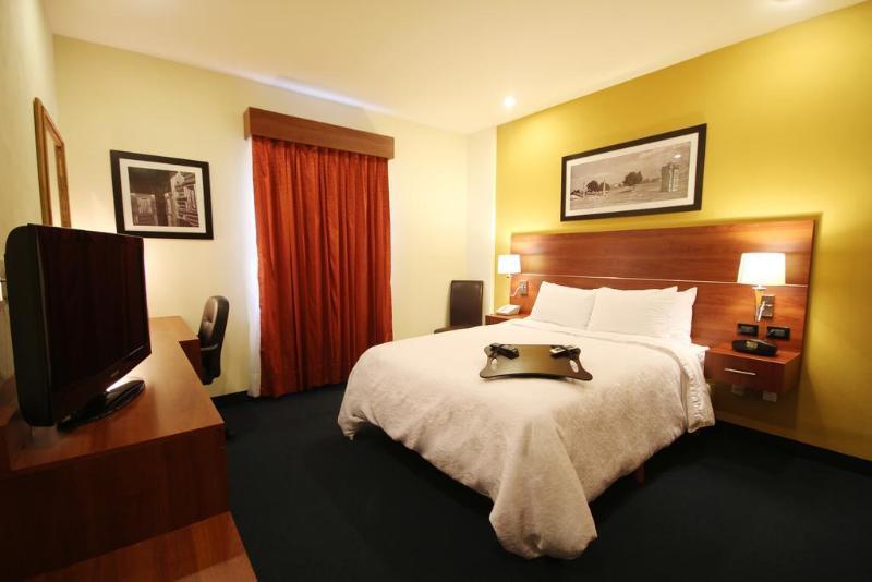 מלון Hampton By Hilton San Juan del Río מראה חיצוני תמונה